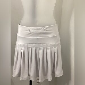 Werena White Tennis Skirt – Women’s Size Small